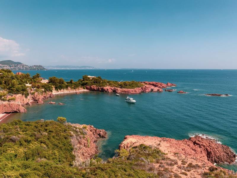 Sentier du littoral à Saint-Raphaël : des travaux de rénovation pour préserver un joyau naturel